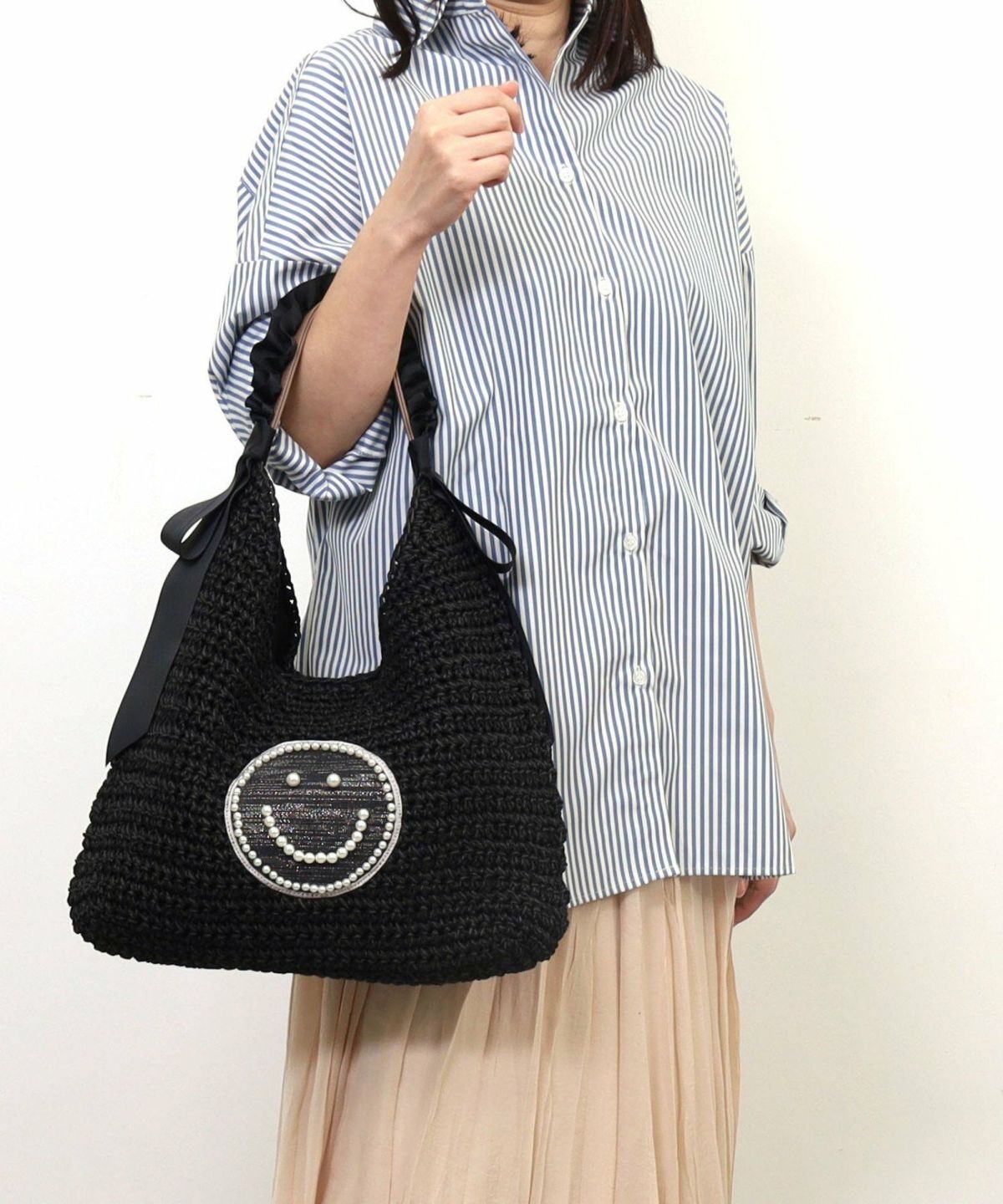 SMILEY 珍珠刺繡荷葉邊提手紙籃袋